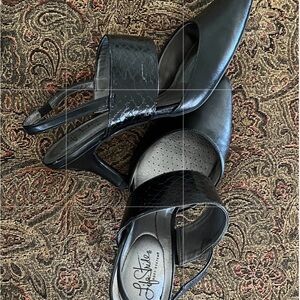 Life Stride Black Slingback Heels